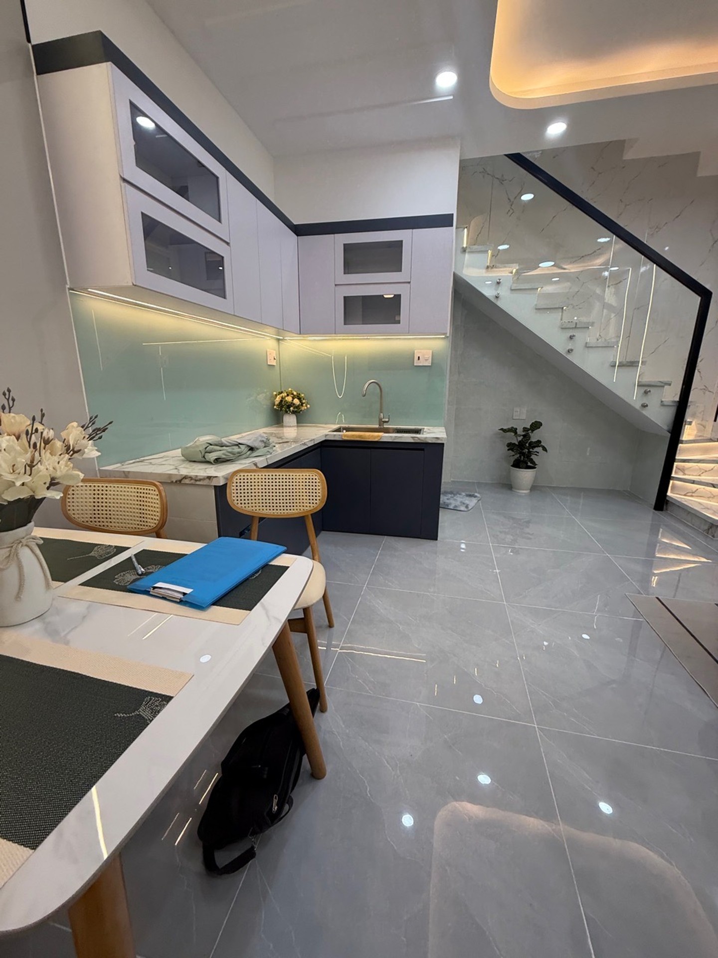 Nhà mới 3 tầng, hẻm xe hơi Gò Vấp, tiện nghi đầy đủ