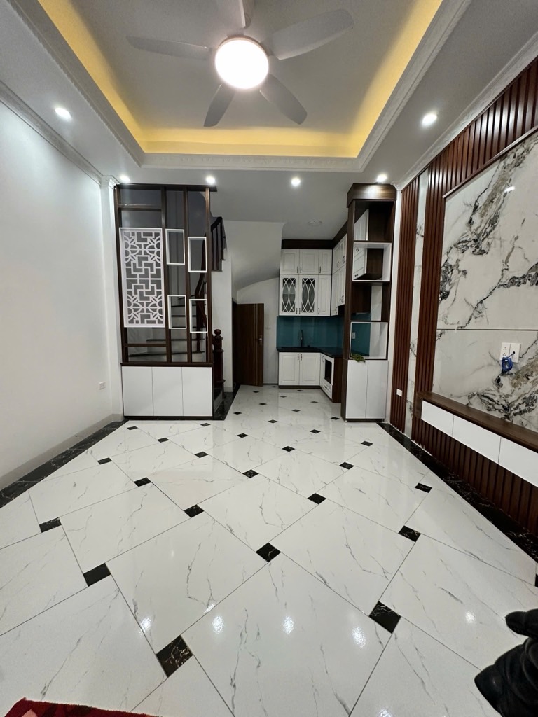 Bán gấp nhà Cổ Linh, gần Aeon Mall Long Biên