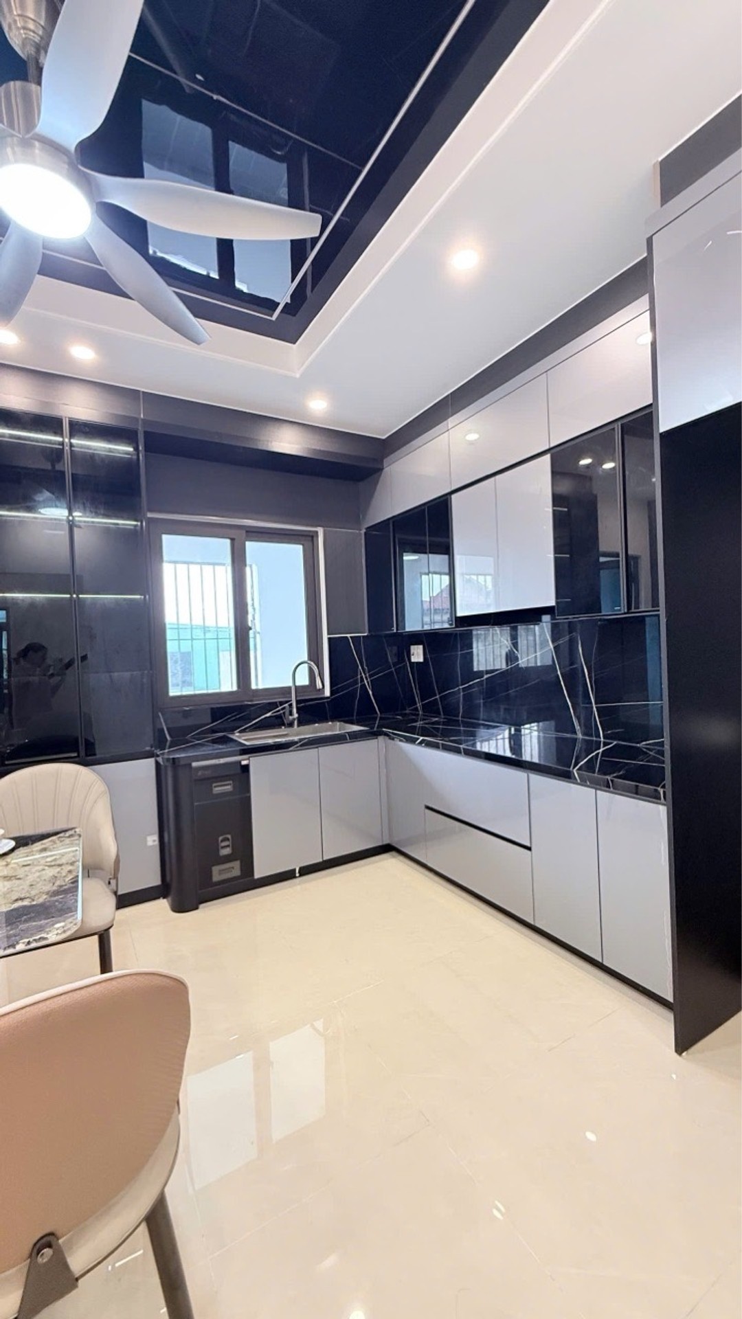 Nhà đẹp 3 tầng Bắc Sơn - Ô tô đỗ cửa, sẵn sàng vào ở