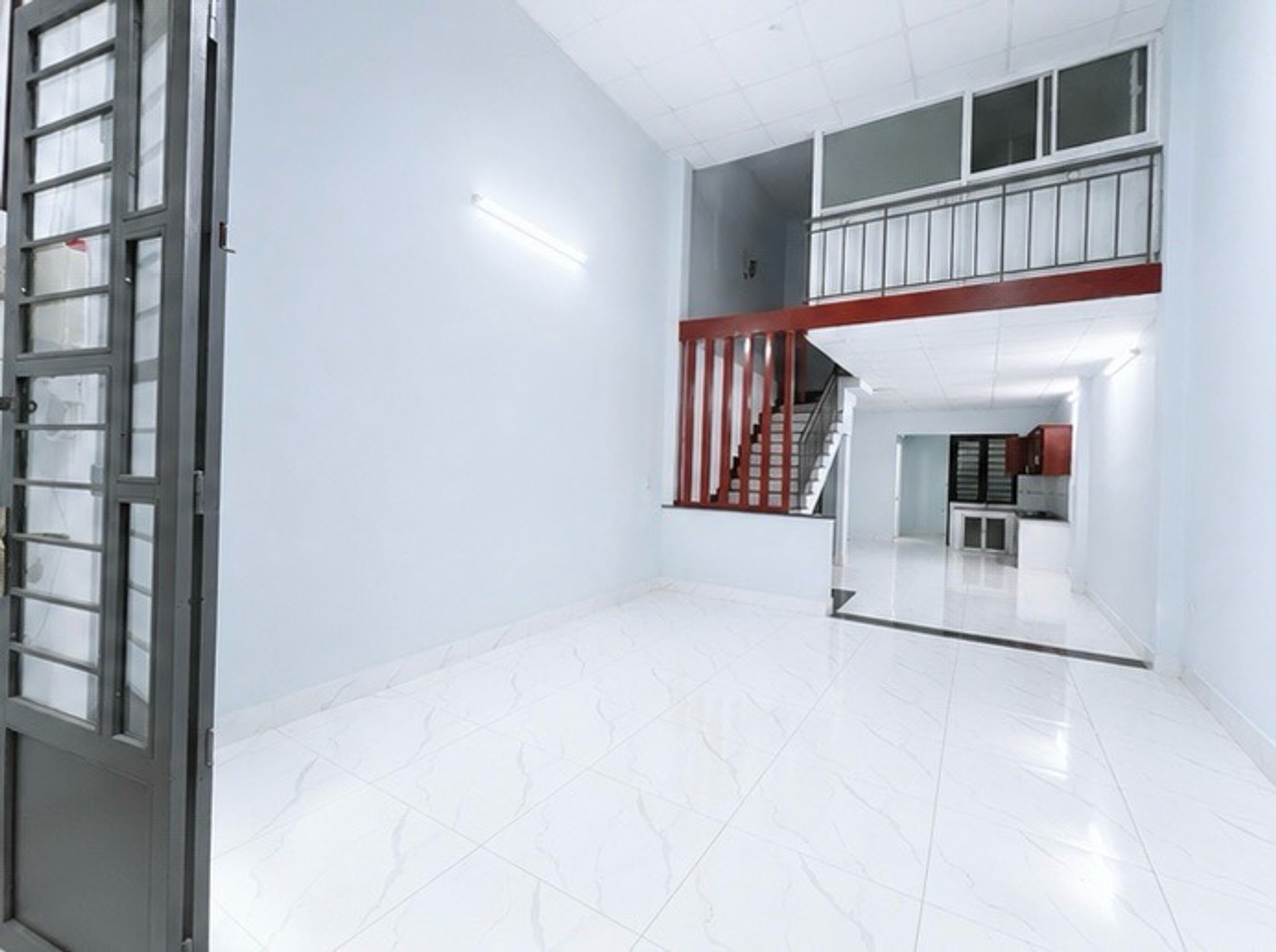 Bán nhà Hiệp Bình 80m2, 2 tầng đối diện Vạn Phúc City, sân đậu ô tô giá 7.49 tỷ,