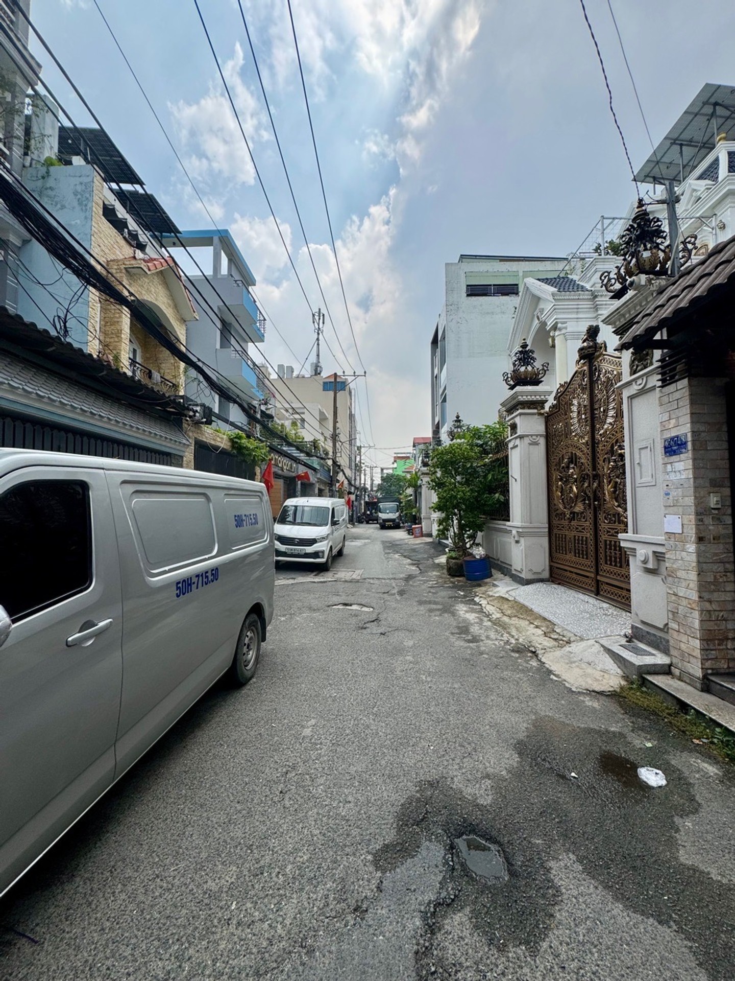 🏠 NHÀ 4 TẦNG – HẺM 6M THÔNG – 5×21.2M – GIÁ 13.9 TỶ
• Diện tích: 5m × 21.2m, sổ vuông đẹp.