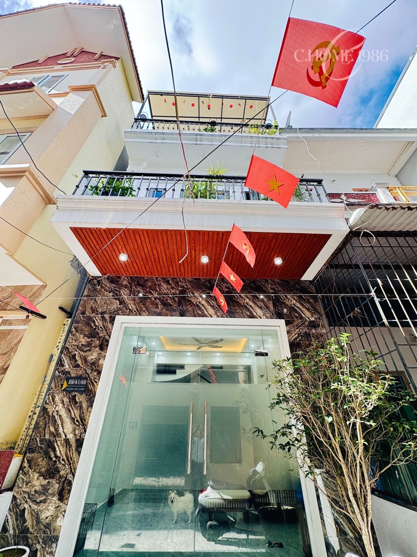 Nhà 3 Tầng Mặt Tiền Đỉnh Giữa Lòng Phố Sầm Uất