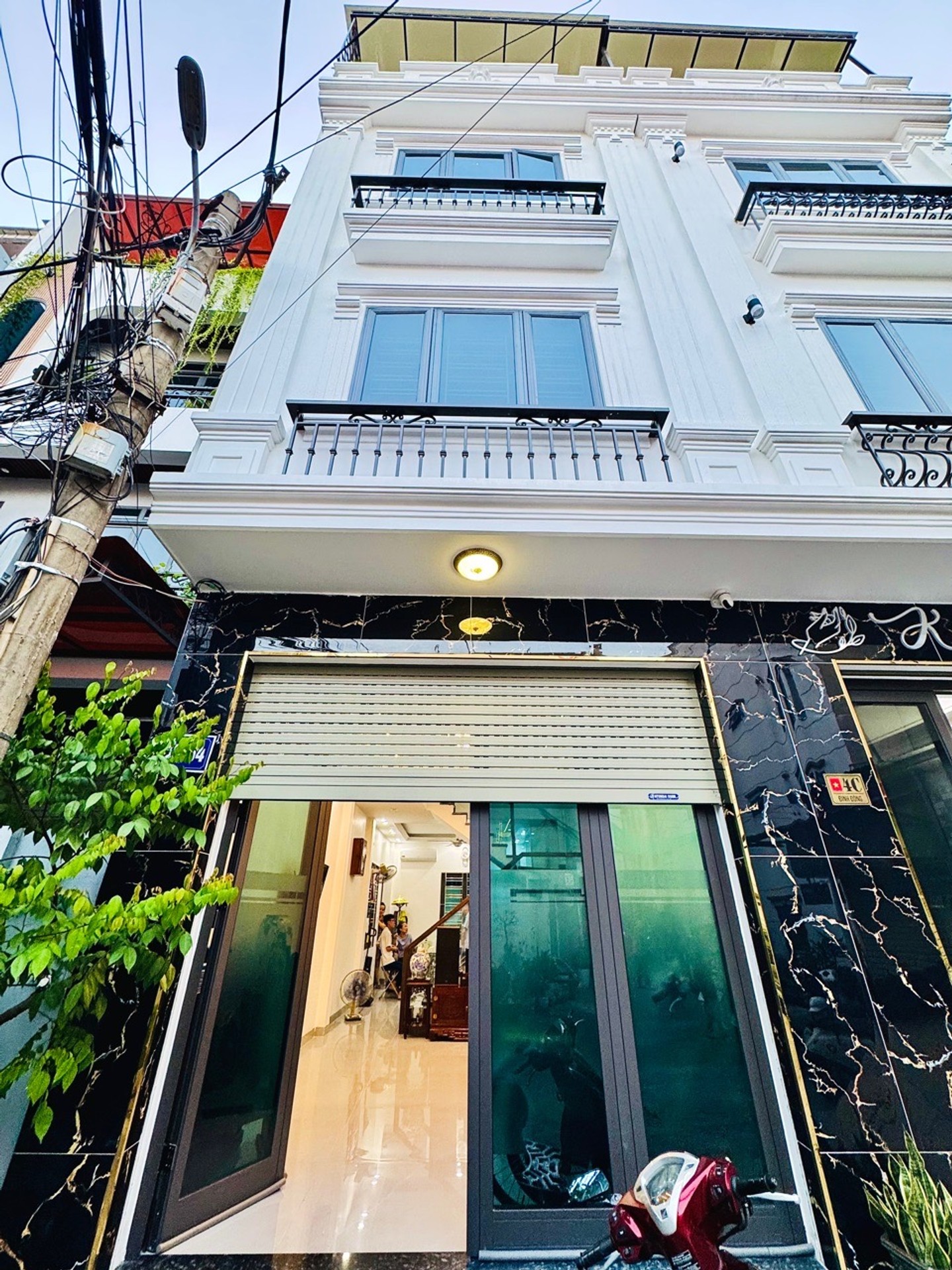 Nhà ngõ Đình Đông, 4 tầng phong cách - ô tô đỗ cửa