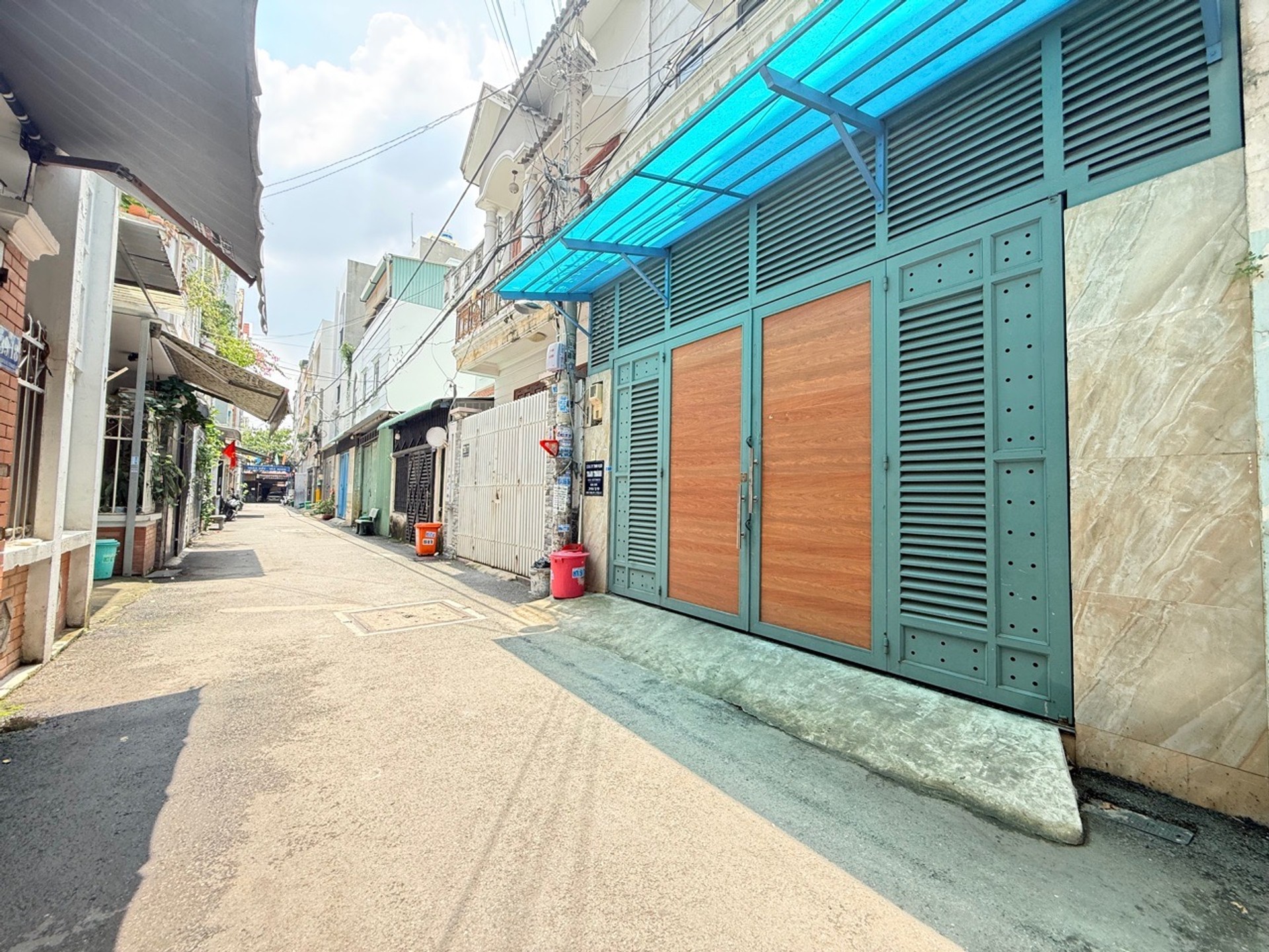 Bán nhà riêng 2 tầng gần Hiệp Thành City, hẻm ô tô vào nhà