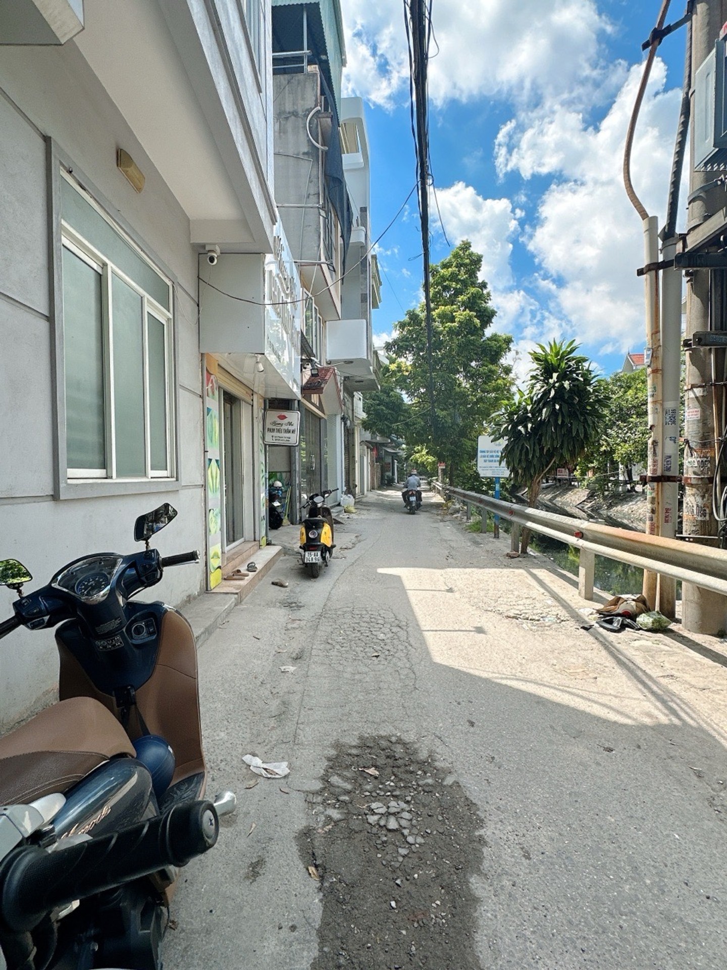 Lô Góc Vàng Tại Trung Tâm Hồ Sen - Kinh Doanh Trên Từng Centimet Vuông