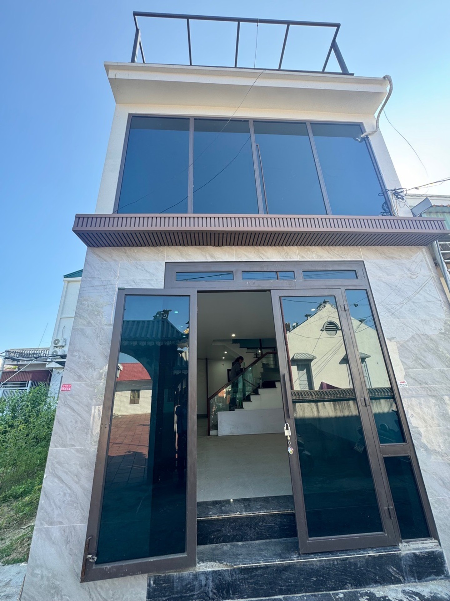 Nhà 2.5 tầng đỉnh cao tại Lương Khê, ô tô gần kề