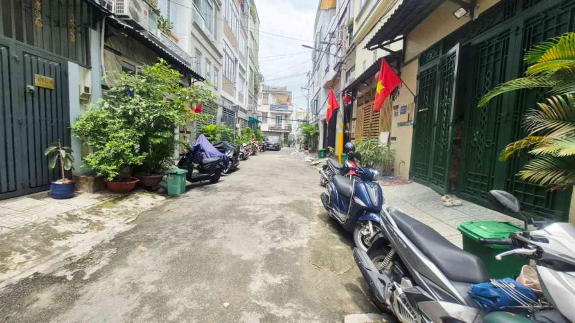 Nhà Hiệp Bình- Quốc Lộ 13, 4 tầng 4 phòng ngủ, sát bên Vạn Phúc City, hẻm xe hơi giá 8.5 tỷ