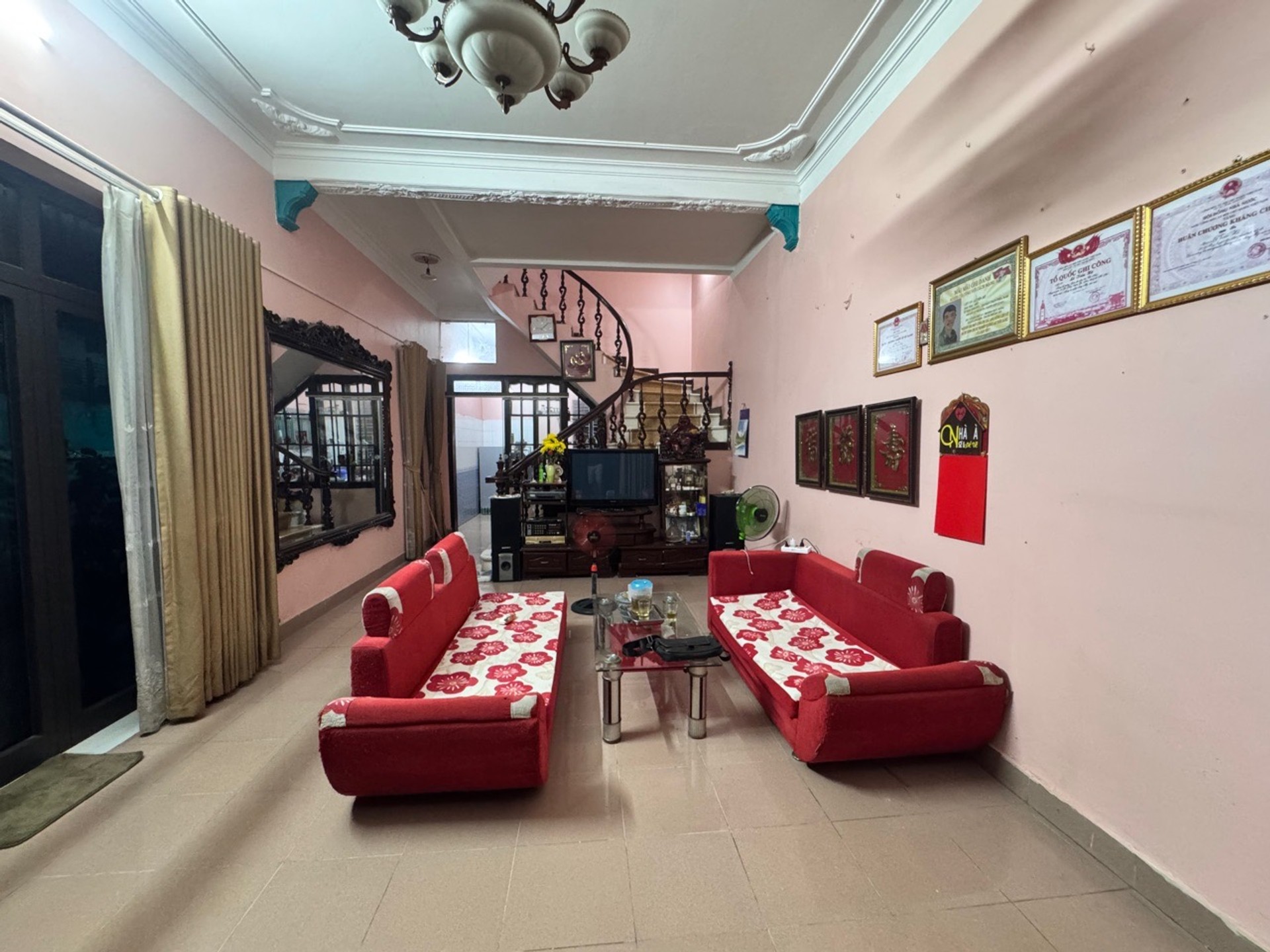 Biệt Thự Sân Vườn Ven Đại Lộ Nguyễn Lam - Giá nào cũng bán