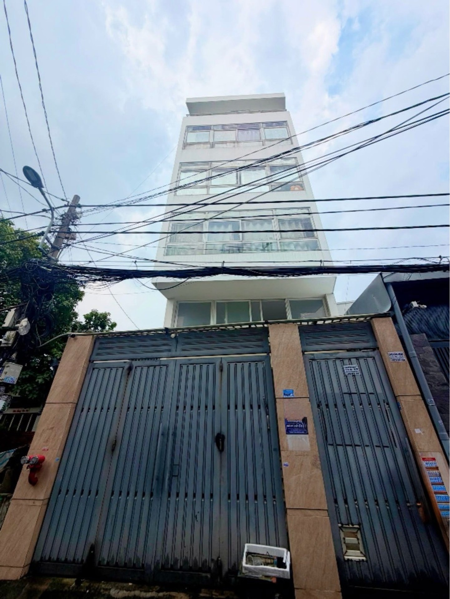 TÒA NHÀ CHDV MẶT TIỀN LÊ ĐỨC THỌ – 34 PHÒNG FULL – DÒNG TIỀN 120TR/THÁNG
• Diện tích 6×36m – 215m²