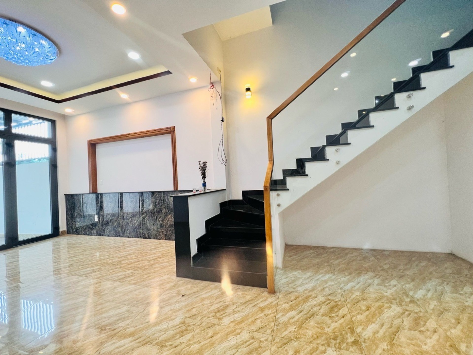 Nhà Linh Xuân, 3 tầng, hẻm ô tô gần bệnh viện Hoàn Mỹ Thủ Đức,