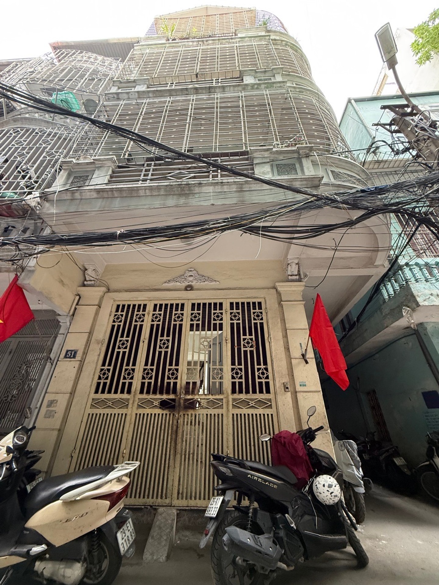 Nhà 4 tầng 38m2 tại Nguyễn Xiển, lô góc 3 mặt ngõ ô tô tránh